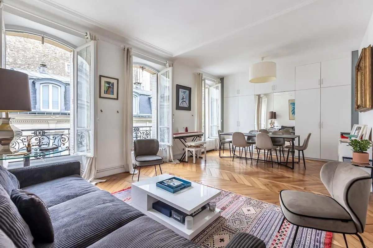 Triumphal Arc Suite, Paris Centre, 2P, 60Sqm, Ac
